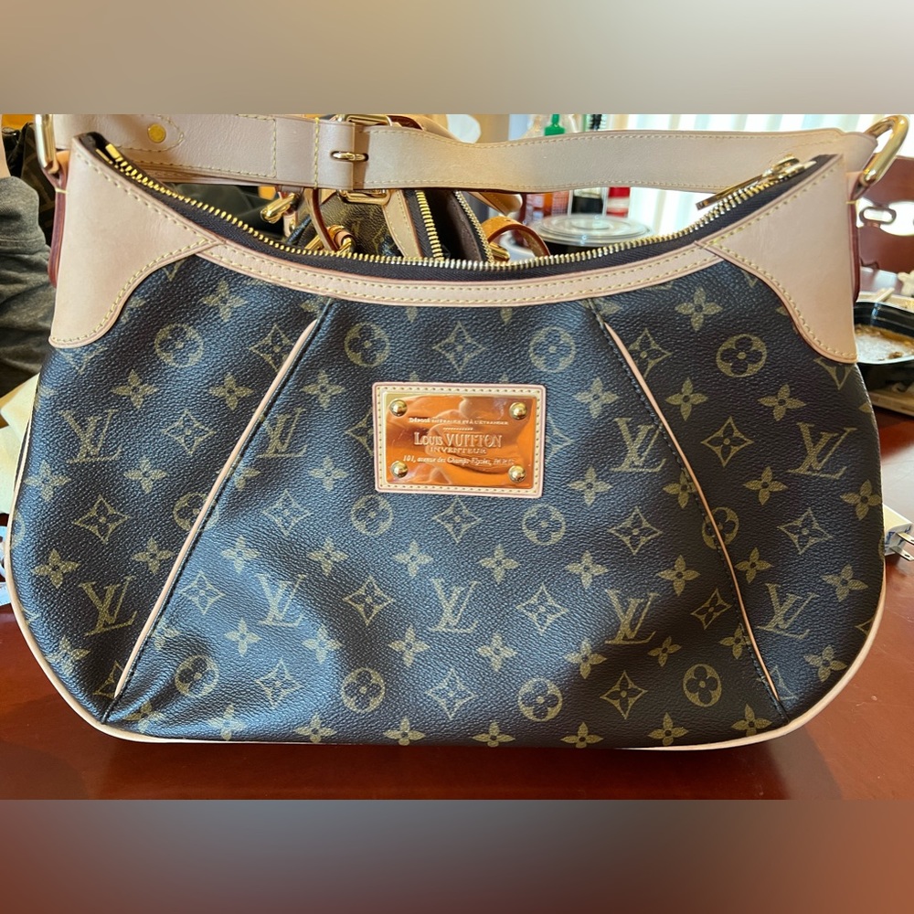 Louis Vuitton Thames GM